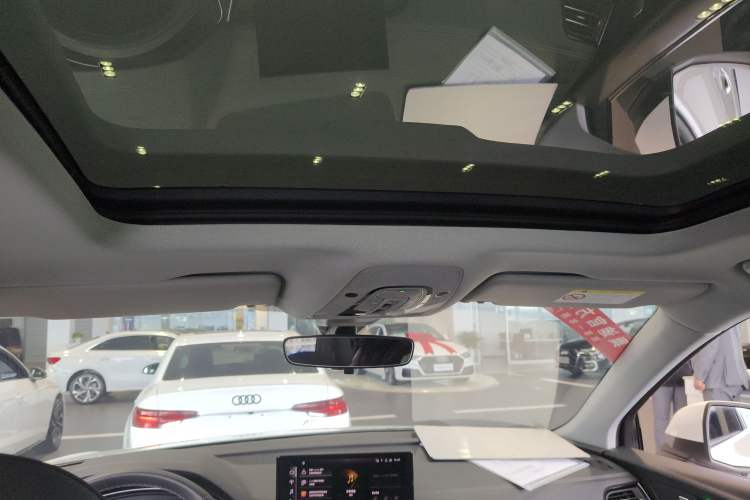 Used Audi Q5L 2024 40 TFSI Fashion Dynamic Model Headliner