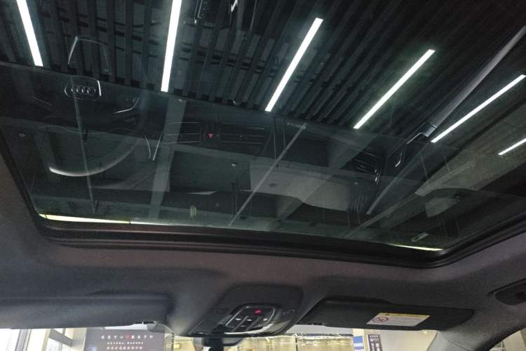 Used Audi Q5L 2024 40 TFSI Luxury Dynamic Edition Headliner