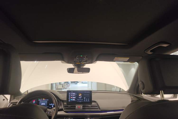 Used Audi Q5L 2024 40 TFSI Luxury Dynamic Edition Headliner