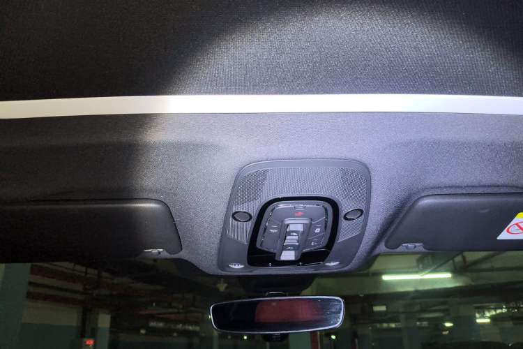 Used Audi Q5L 2024 40 TFSI Luxury Dynamic Edition Headliner
