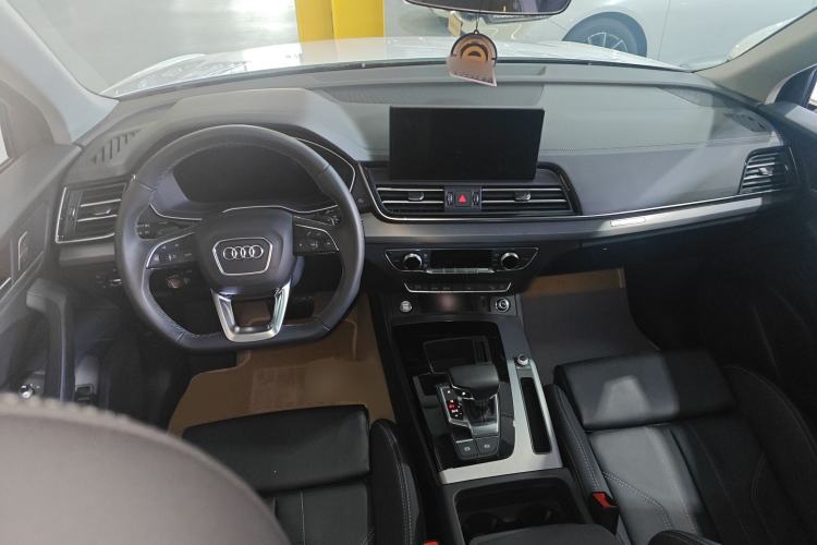 Used Audi Q5L 2024 40 TFSI Fashion Dynamic Model Interior 2
