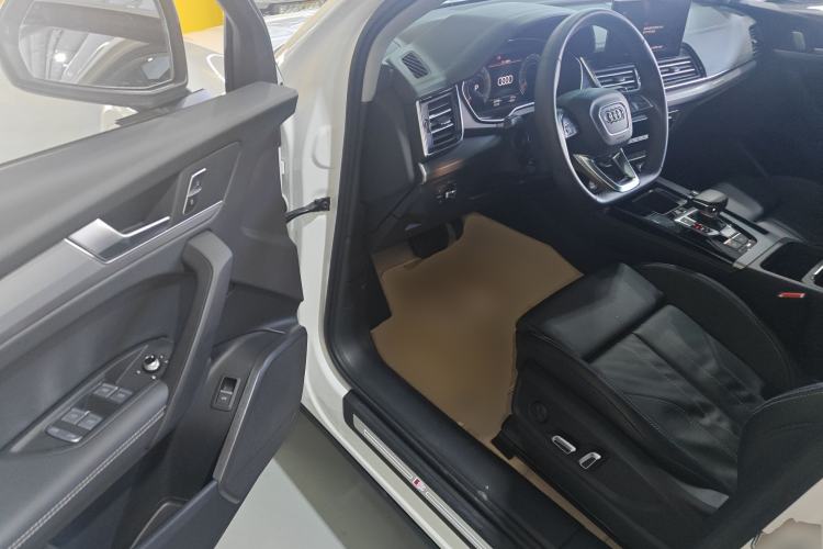 Used Audi Q5L 2024 40 TFSI Fashion Dynamic Model Interior 3