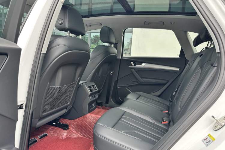 Used Audi Q5L 2024 40 TFSI Fashion Dynamic Model Interior 3