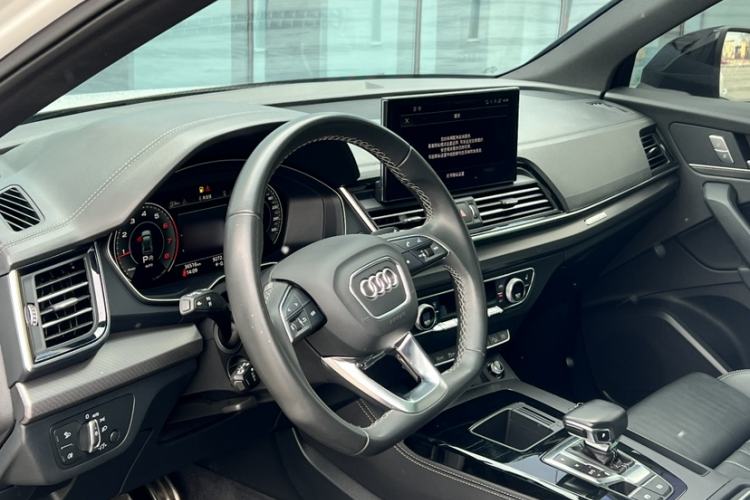 Used Audi Q5L 2024 40 TFSI Luxury Dynamic Edition Interior 4