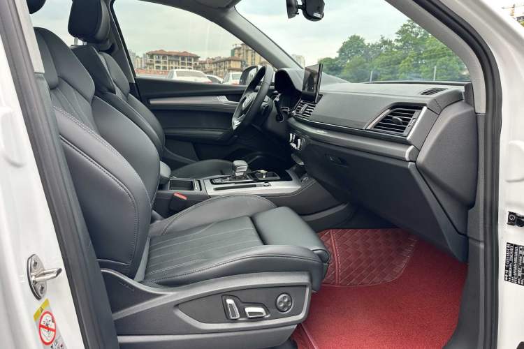 Used Audi Q5L 2024 40 TFSI Fashion Dynamic Model Interior 5