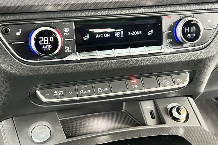 Used Audi Q5L 2024 40 TFSI Luxury Dynamic Edition Interior 6