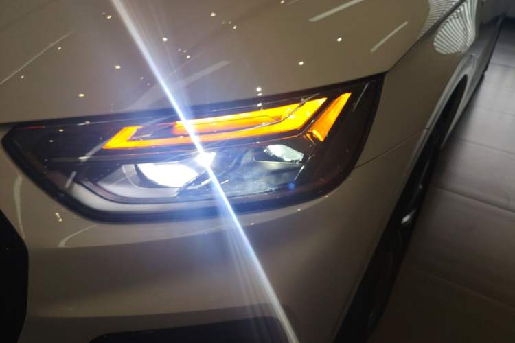 Used Audi Q5L 2024 40 TFSI Luxury Dynamic Edition Left Front Headlight