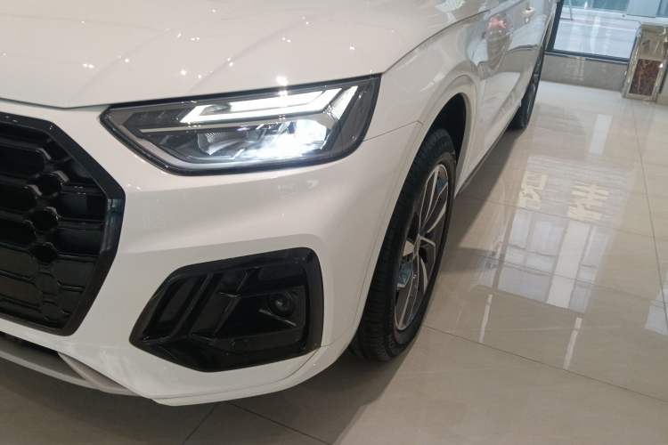 Used Audi Q5L 2024 40 TFSI Luxury Dynamic Edition Left Front Headlight