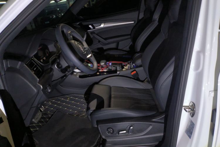 Used Audi Q5L 2024 40 TFSI Luxury Dynamic Edition Left Front Seat