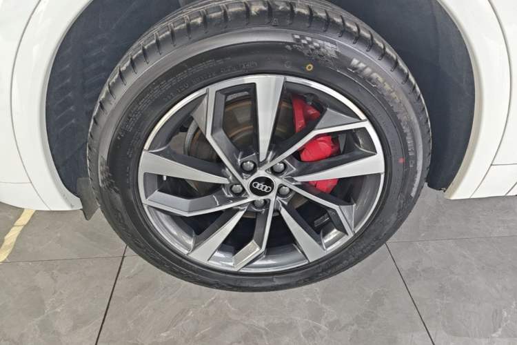 Used Audi Q5L 2024 40 TFSI Luxury Dynamic Edition Left Front Wheel Hub