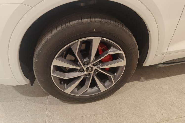 Used Audi Q5L 2024 40 TFSI Luxury Dynamic Edition Left Front Wheel Hub