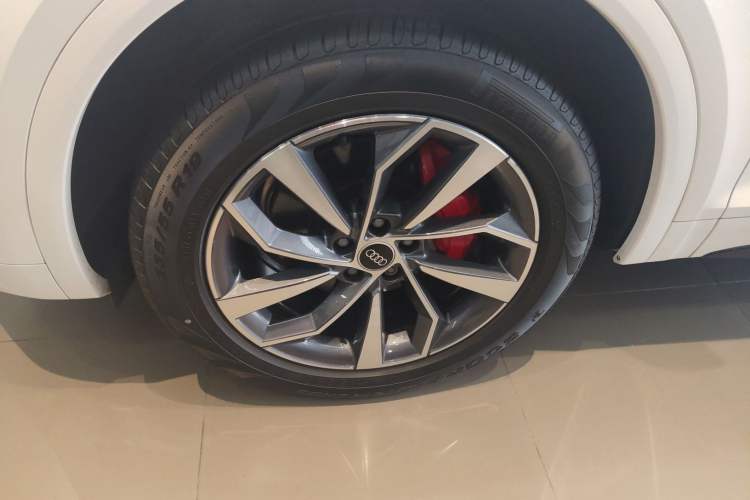 Used Audi Q5L 2024 40 TFSI Luxury Dynamic Edition Left Front Wheel Hub