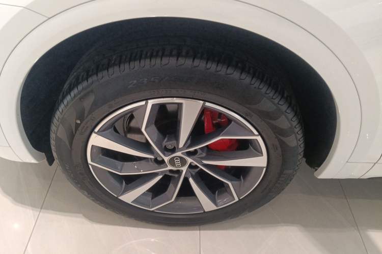 Used Audi Q5L 2024 40 TFSI Luxury Dynamic Edition Left Front Wheel Hub