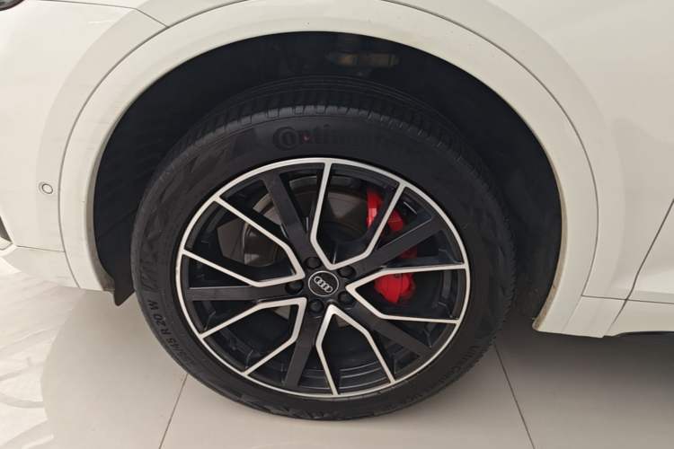 Used Audi Q5L 2024 45 TFSI Luxury Dynamic Model Left Front Wheel Hub