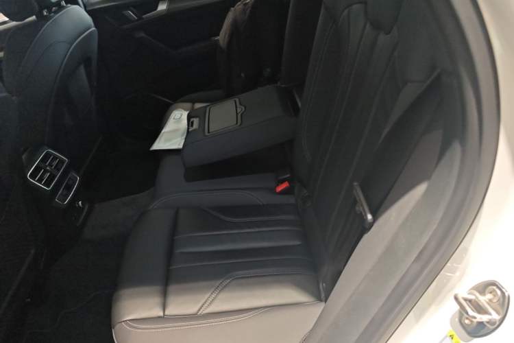 Used Audi Q5L 2024 40 TFSI Fashion Dynamic Model Left Rear Seat