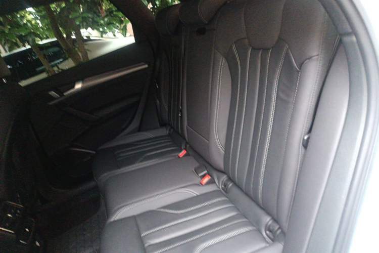 Used Audi Q5L 2024 45 TFSI Luxury Dynamic Model Left Rear Seat