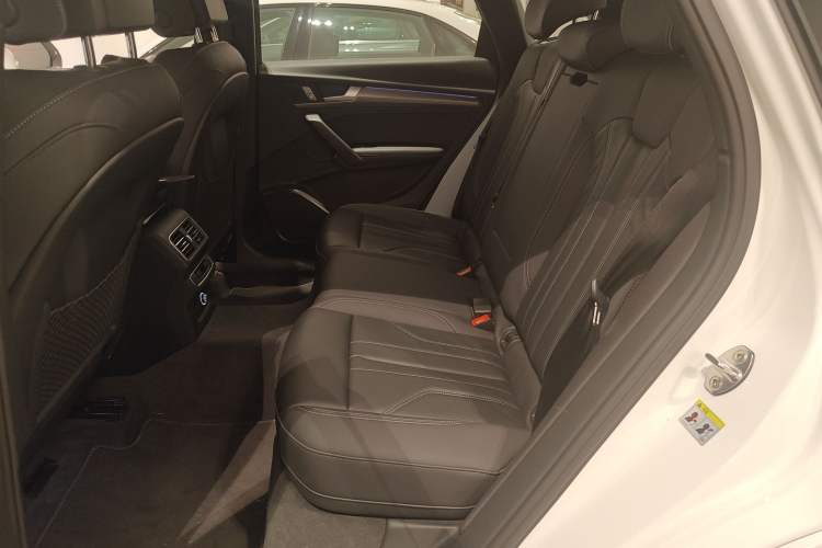 Used Audi Q5L 2024 40 TFSI Luxury Dynamic Edition Left Rear Seat