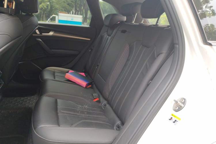 Used Audi Q5L 2024 40 TFSI Luxury Dynamic Edition Left Rear Seat
