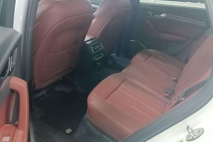 Used Audi Q5L 2024 40 TFSI Luxury Dynamic Edition Left Rear Seat