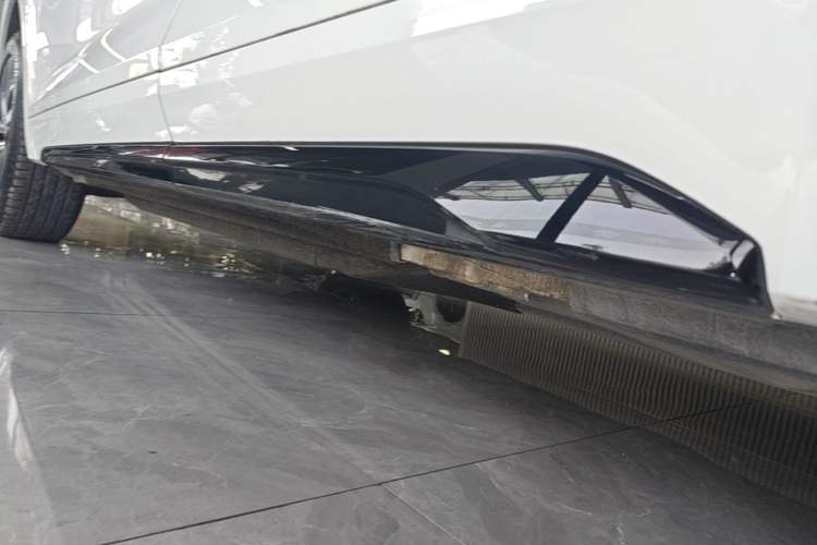 Used Audi Q5L 2024 40 TFSI Luxury Dynamic Edition Left Side Sill