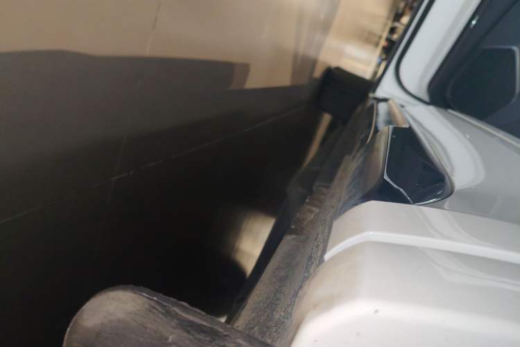 Used Audi Q5L 2024 40 TFSI Luxury Dynamic Edition Left Side Sill