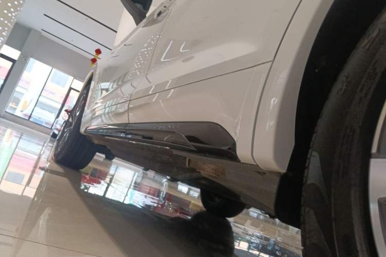 Used Audi Q5L 2024 40 TFSI Luxury Dynamic Edition Left Side Sill