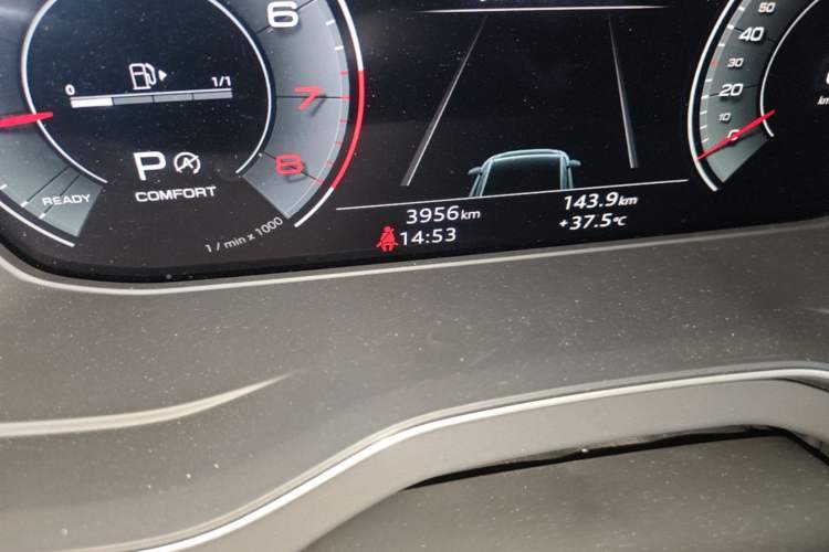 Used Audi Q5L 2024 45 TFSI Luxury Dynamic Model Odometer Close Up