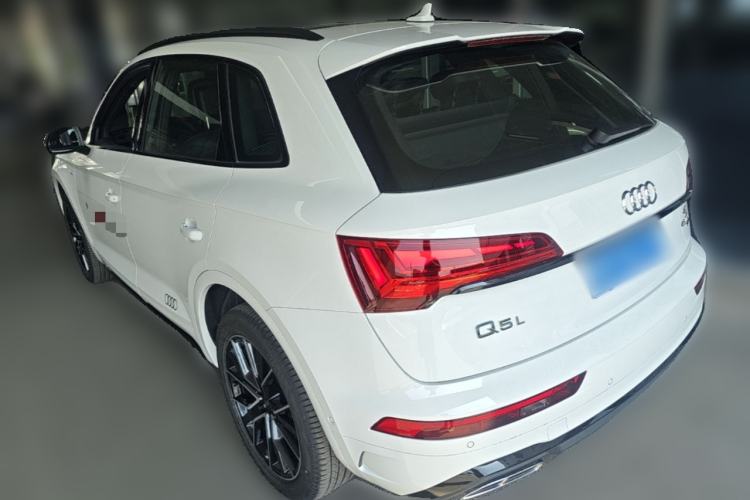 Used Audi Q5L 2024 45 TFSI Luxury Dynamic Model Rear Left 45 Deg