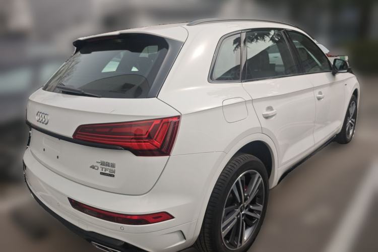 Used Audi Q5L 2024 40 TFSI Fashion Dynamic Model Rear Right 45 Deg