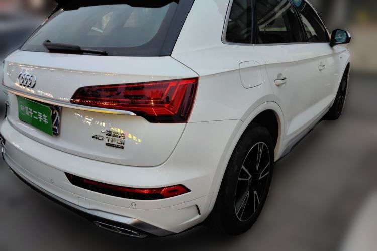 Used Audi Q5L 2024 40 TFSI Fashion Dynamic Model Rear Right 45 Deg