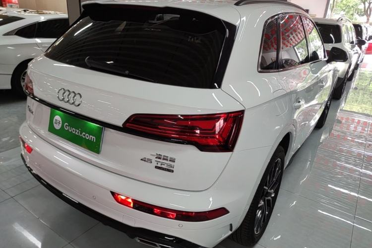 Used Audi Q5L 2024 45 TFSI Luxury Dynamic Model Rear Right 45 Deg