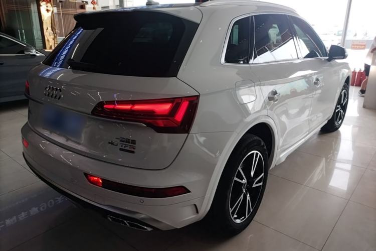 Used Audi Q5L 2024 40 TFSI Fashion Dynamic Model Rear Right 45 Deg