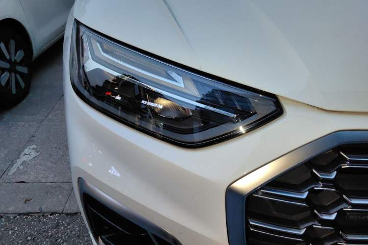 Used Audi Q5L 2024 40 TFSI Fashion Dynamic Model Right Front Headlight