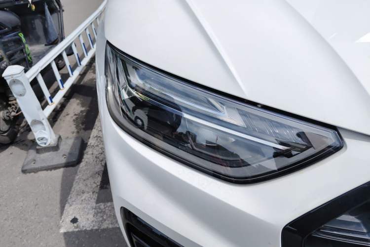 Used Audi Q5L 2024 40 TFSI Luxury Dynamic Edition Right Front Headlight