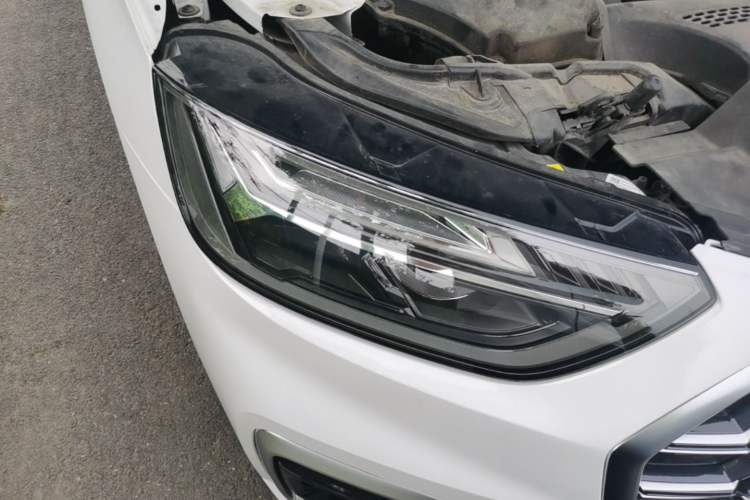 Used Audi Q5L 2024 40 TFSI Fashion Dynamic Model Right Front Headlight