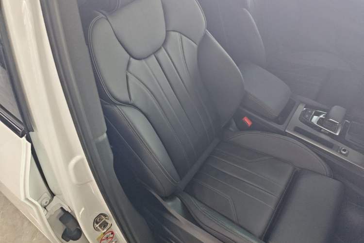 Used Audi Q5L 2024 40 TFSI Luxury Dynamic Edition Right Front Seat