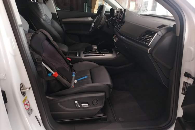Used Audi Q5L 2024 40 TFSI Fashion Dynamic Model Right Front Seat
