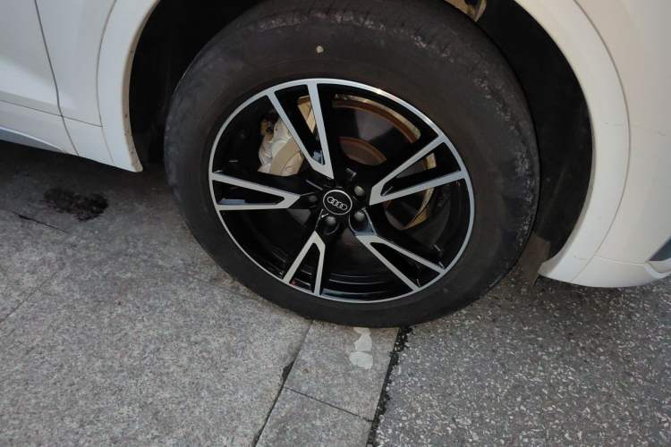 Used Audi Q5L 2024 40 TFSI Fashion Dynamic Model Right Front Wheel Hub