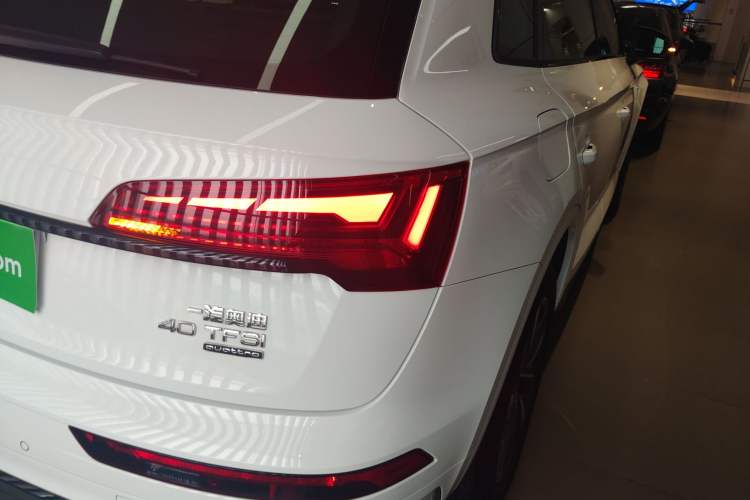 Used Audi Q5L 2024 40 TFSI Luxury Dynamic Edition Right Rear Taillight