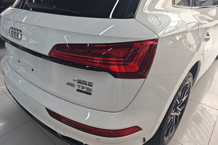 Used Audi Q5L 2024 45 TFSI Luxury Dynamic Model Right Rear Taillight