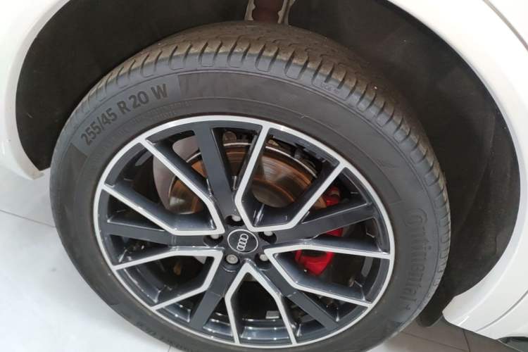 Used Audi Q5L 2024 45 TFSI Luxury Dynamic Model Right Rear Wheel Hub