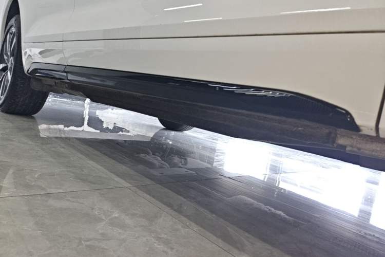 Used Audi Q5L 2024 40 TFSI Luxury Dynamic Edition Right Side Sill