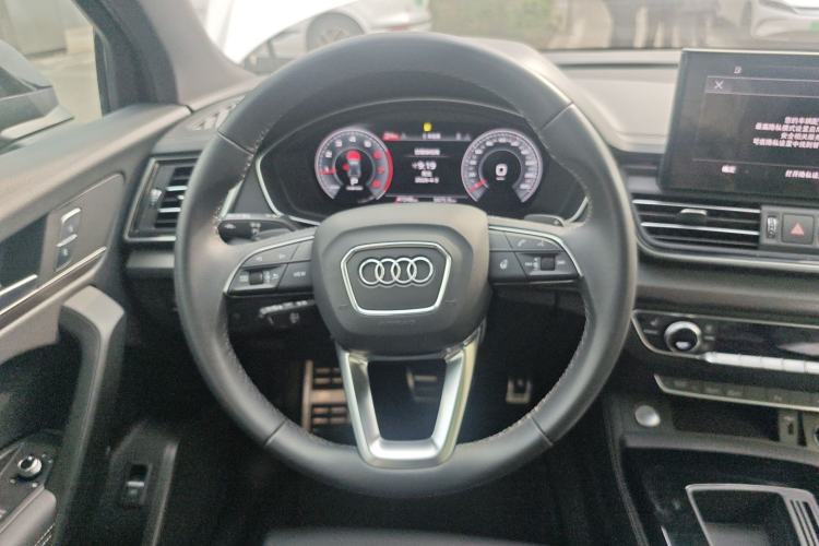 Used Audi Q5L 2024 40 TFSI Fashion Dynamic Model Steering Wheel