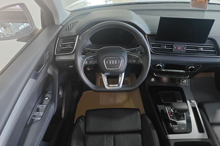 Used Audi Q5L 2024 40 TFSI Fashion Dynamic Model Steering Wheel