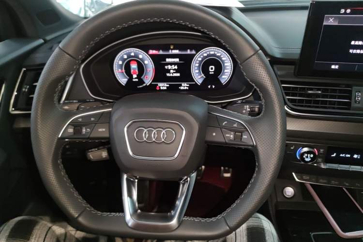 Used Audi Q5L 2024 45 TFSI Luxury Dynamic Model Steering Wheel