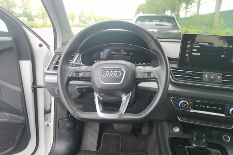 Used Audi Q5L 2024 40 TFSI Fashion Dynamic Model Steering Wheel