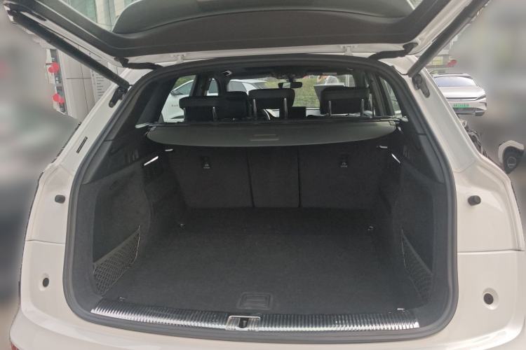 Used Audi Q5L 2024 40 TFSI Fashion Dynamic Model Trunk