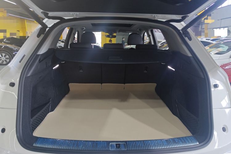 Used Audi Q5L 2024 40 TFSI Fashion Dynamic Model Trunk