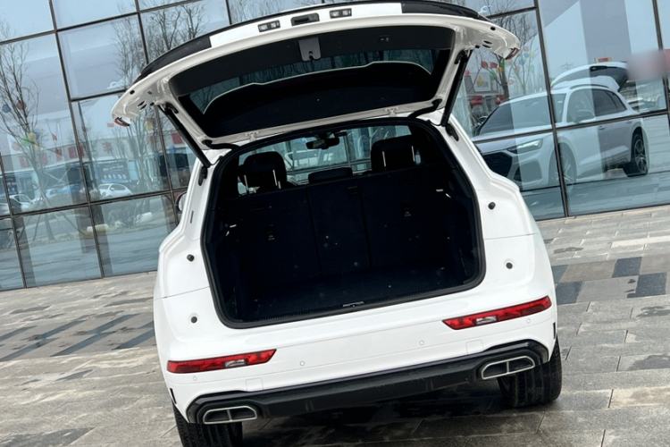 Used Audi Q5L 2024 40 TFSI Luxury Dynamic Edition Trunk