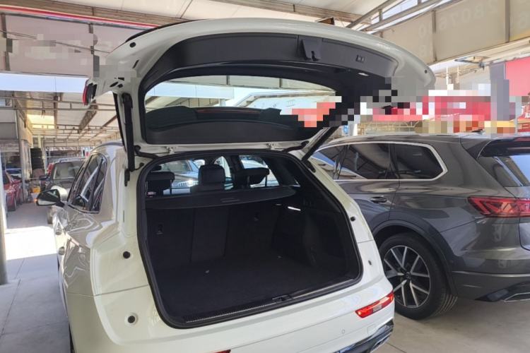 Used Audi Q5L 2024 40 TFSI Luxury Dynamic Edition Trunk